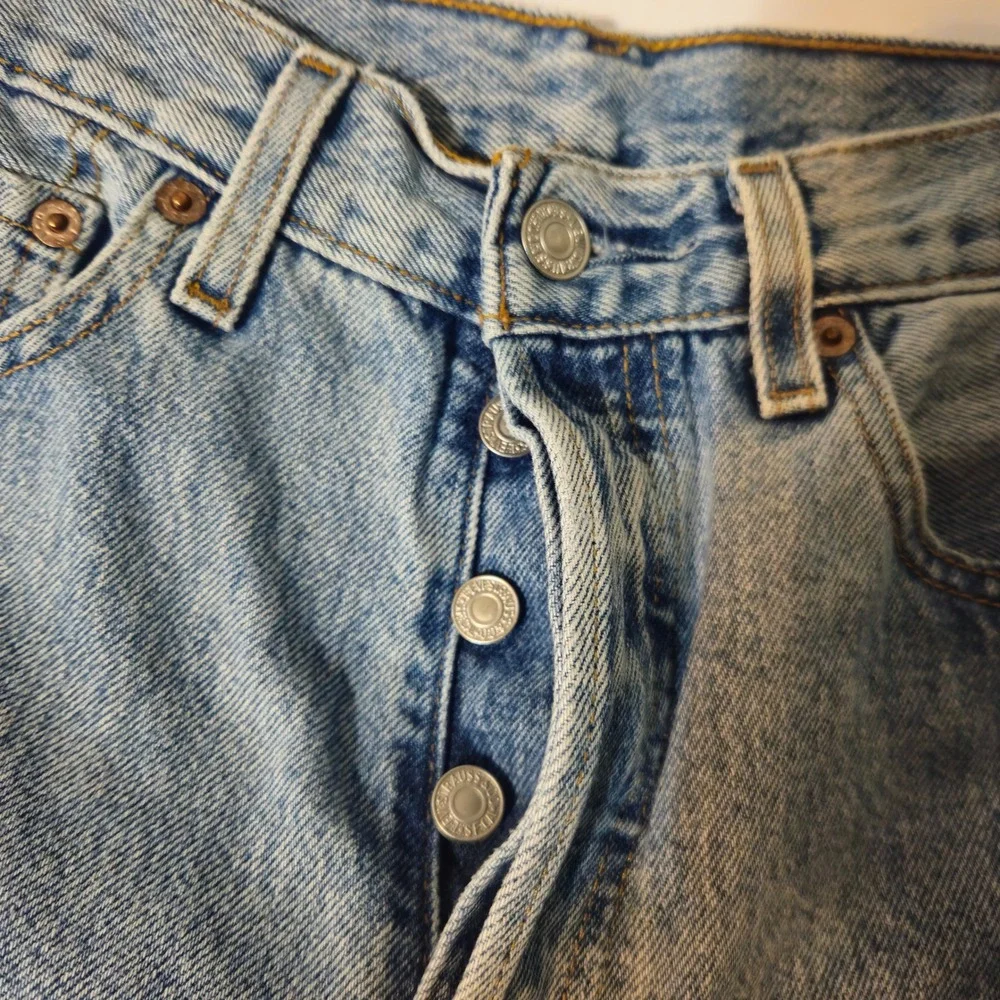 VTG 90s Levi's 501 Shorts Mens 30 Blue fringe Denim Cut Off Button Fly‎ Raw Hem